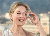 Renée Zellweger, de nerecunoscut în sezonul 5 din „Crime în imobil”! Transformare spectaculoasă pentru noul rol | FOTO