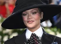 Rihanna a devenit mama unei fetițe. Prima imagine cu bebelușul. Ce nume special poartă