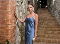 Andreea Marin, apariție spectaculoasă în costum de baie la 51 de ani! Vedeta a filmat un proiect secret pe insula Capri