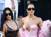 Khloé Kardashian rupe tăcerea despre transformarea ei fizică. Toate intervențiile estetice și tratamentele pe care le-a făcut