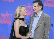 Pamela Anderson și Liam Neeson, dragoste cu scântei după „The Naked Gun”. Ce se știe despre relația celor doi