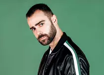 Denis Hanganu joacă în serialul «Groapa» de la Pro TV. Ce rol joacă? „Are un soi de violență tăcută care mocnește” – EXCLUSIV