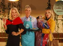 Seria „Misterele lui Hannah Swensen” începe la DIVA: Alison Sweeney, detectiva amatoare pasionată de cofetărie
