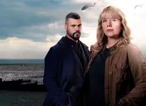 Pearl Nolan revine în forță: Sezonul 3 din „Pearl, detectiv la Whitstable” începe în august la DIVA. Dată de lansare, trailer