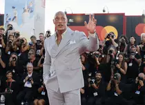 Dwayne Johnson și-a șocat fanii la Festivalul de Film de la Veneția. Actorul a slăbit peste 20 de kilograme pentru noul său rol