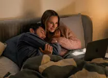 Noutățile Netflix în octombrie 2025: „Nimeni nu vrea asta” revine cu al doilea sezon. Ce filme de top apar