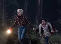 „Wolf Man” pe SkyShowtime: Christopher Abbott și Julia Garner în rolurile principale