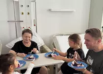 Zi de naștere cu emoție pentru Codin Maticiuc. Mama sa trece prin a doua operație pe creier