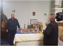 „Exclusiv în România”, sezonul 25: Legenda Bisericii Scroafei și orașul lutierilor – Călătorii fascinante cu Cristian Tabără la TVR 1