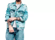 Cum să asortezi jachetele din denim cu diferite tipuri de pantaloni