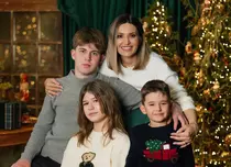 Ela Crăciun dezvăluie planurile de sărbători și surprizele pentru 2026: „Un an al premierelor!”. Imagini superbe din ședința foto de Crăciun
