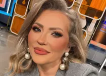 Cum arată cei patru brazi de Crăciun ai Mirelei Vaida. Imagini din decorul de sărbătoare al prezentatoarei