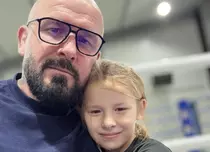Cătălin Zmărăndescu, așa cum nu l-ai mai văzut. Mesajul fiicei lui: „Brațele lui tati sunt casa mea”