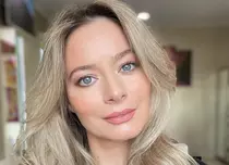 Răspunsul Laurei Cosoi la întrebarea „Și… mai încercați până vine băiatul?”: „Pentru noi, copiii nu sunt un plan, ci un dar - Mesajul vedetei Antena Stars