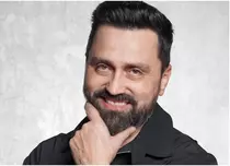 Cum arată casa din Ialomița în care a crescut Chef Orlando Zaharia. Amintiri din curtea bunicii
