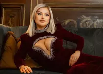 Loredana Groza, apariție „interzisă” cardiacilor! Bodyul verde neon care a lăsat totul la vedere pe scena din Constanța