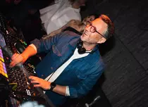 Cu ce se ocupă Andi Moisescu atunci când nu este la TV. Între snowbording și pupitrul de DJ: „Playlist-ul meu e o evadare”. EXCLUSIV