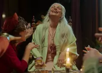 Documentarul șocant de pe Netflix care te va lăsa fără cuvinte: Povestea femeii care s-a logodit cu un ucigaș pentru a-l demasca