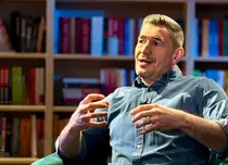 Dragoș Pătraru, invitat la Rețeaua de idoli: „Ori e alb, ori e negru”. Detalii neștiute despre viața din Ploiești
