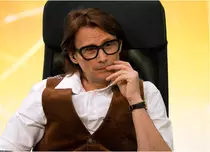 Marius Manole, din nou la „Masa Rotundă” de la Acasă TV. Cine este primul invitat care acceptă provocarea în noul studio virtual