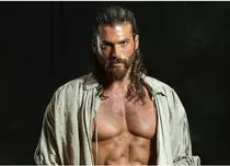 Noul „Sandokan” e aici! Can Yaman promite un „Tigru al Malaeziei” diferit de cel al lui Kabir Bedi: „Să nu-ți pierzi abilitatea de a zâmbi”