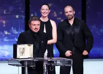 Cristian Mungiu a scris din nou istorie la Cannes! Discursul puternic de pe scenă după câștigarea Palme d'Or 2026
