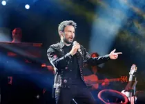 Tarkan, de nerecunoscut la 53 de ani! Detalii neștiute despre viața din prezent a artistului turc. Cine este femeia care l-a cucerit