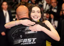 25 de ani de „Fast & Furious” la Cannes: Vin Diesel și Meadow Walker, omagiu spectaculos pentru regretatul Paul Walker