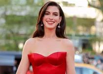 Anne Hathaway este însărcinată la 43 de ani! Actrița a făcut anunțul într-un mod emoționant