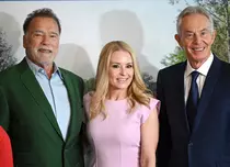 Arnold Schwarzenegger, apariție rară alături de iubita sa, Heather Milligan, mai tânără cu 27 de ani. Cum a început povestea lor