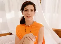 Bergüzar Korel, pe coperta revistei HELLO! Turcia: „Pun mai mult preț pe fericire decât pe a avea dreptate”