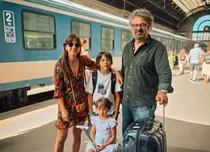Dana Rogoz, vacanță inedită prin Europa cu trenul. Cum a călătorit actrița alături de familie până la Budapesta: „Radu și cu mine ne-am înghesuit”