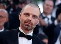 Sebastian Stan își sărbătorește ziua de naștere. Detaliul neștiut din copilăria sa și de ce îi este greu să revină în orașul natal, Constanța