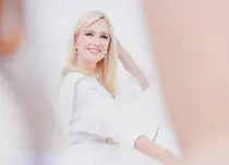 Teodora Tompea, dincolo de pupitrul Observator 19: „Vara mă machiez foarte puțin sau chiar deloc!”. Ce trucuri secrete are vedeta Antena 1. EXCLUSIV