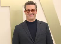 Jon Hamm și Zoey Deutch joacă împreună în comedia „Gail Daughtrey – Liber la sex cu vedete”. Când intră filmul în cinematografe