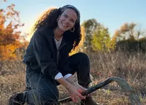 Irina Ștefan, între „Trafic” și viața la țară: „În mine există și fata care trăiește pe tocuri, dar și fata de la țară” EXCLUSIV