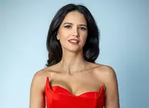 Iulia Pârlea, apariție spectaculoasă în costum de baie. Cum se menține în formă prezentatoarea rubricii „Vremea” de la PRO TV