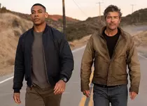 „Lanterns”, noul serial DC, începe pe HBO Max. Aaron Pierre și Kyle Chandler sunt noii Green Lanterns
