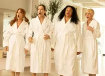 Isla Fisher, Anna Faris și Leslie Mann fac haos la un resort de lux: Comedia „Weekend la Spa” ajunge în cinematografe