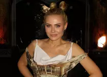 Sara, fiica Adinei Buzatu, s-a căsătorit. Primele imagini cu tânăra în rochie de mireasă