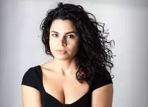 Cine este Alina Șerban: Totul despre actrița și regizoarea decorată de președinte care a ajuns pe covorul roșu la Veneția