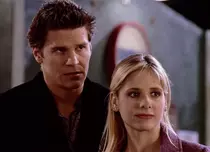 Sarah Michelle Gellar și David Boreanaz,  reuniune spectaculoasă la 30 de ani de la lansarea serialului „Buffy, spaima vampirilor”. Pozele care i-au cucerit pe fani