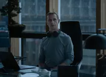 „Costul algoritmului”, filmul care dezvăluie culisele Facebook. Mikey Madison și Jeremy Strong, în noua producție a lui Aaron Sorkin