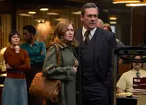 „Ostatic american”, cu Jon Hamm și Giovanni Ribisi, are premiera în România. Povestea reală care a inspirat noul thriller