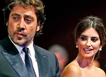 Bardem o răsfaţă pe Penelope Cruz