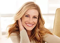 Julia Roberts: “Optimismul e secretul frumuseţii”