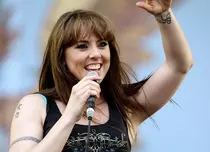 Mel C preferă bărbaţii tineri