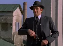 Un comisar acuză