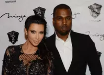 Kim Kardashian și Kanye West au devenit părinţi