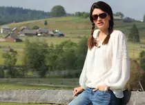 Iuliana Tudor a învăţat să cosească la „Mi-s de la ţară”